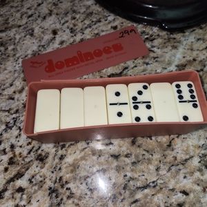 Dominos